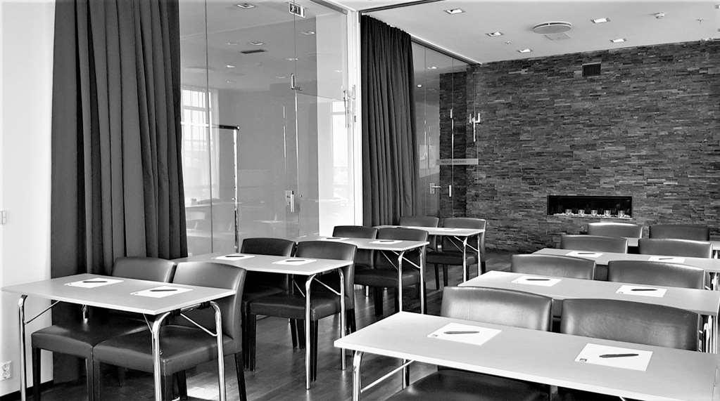 Four Monkeys Hotel Ålesund Facilities photo