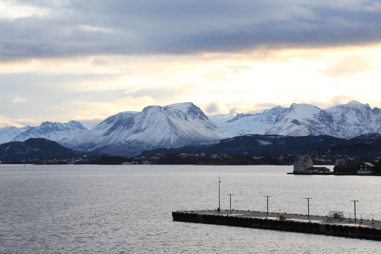 Four Monkeys Hotel Ålesund Exterior photo
