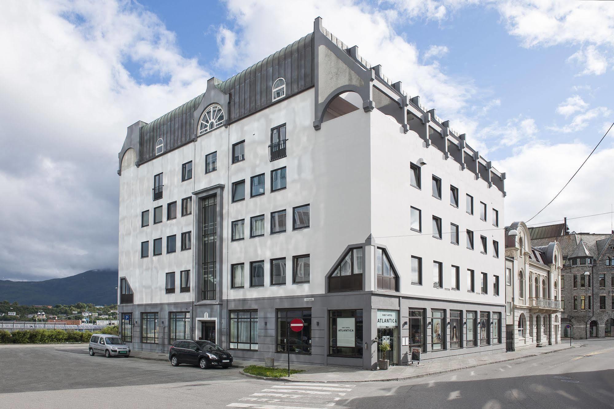 Four Monkeys Hotel Ålesund Exterior photo